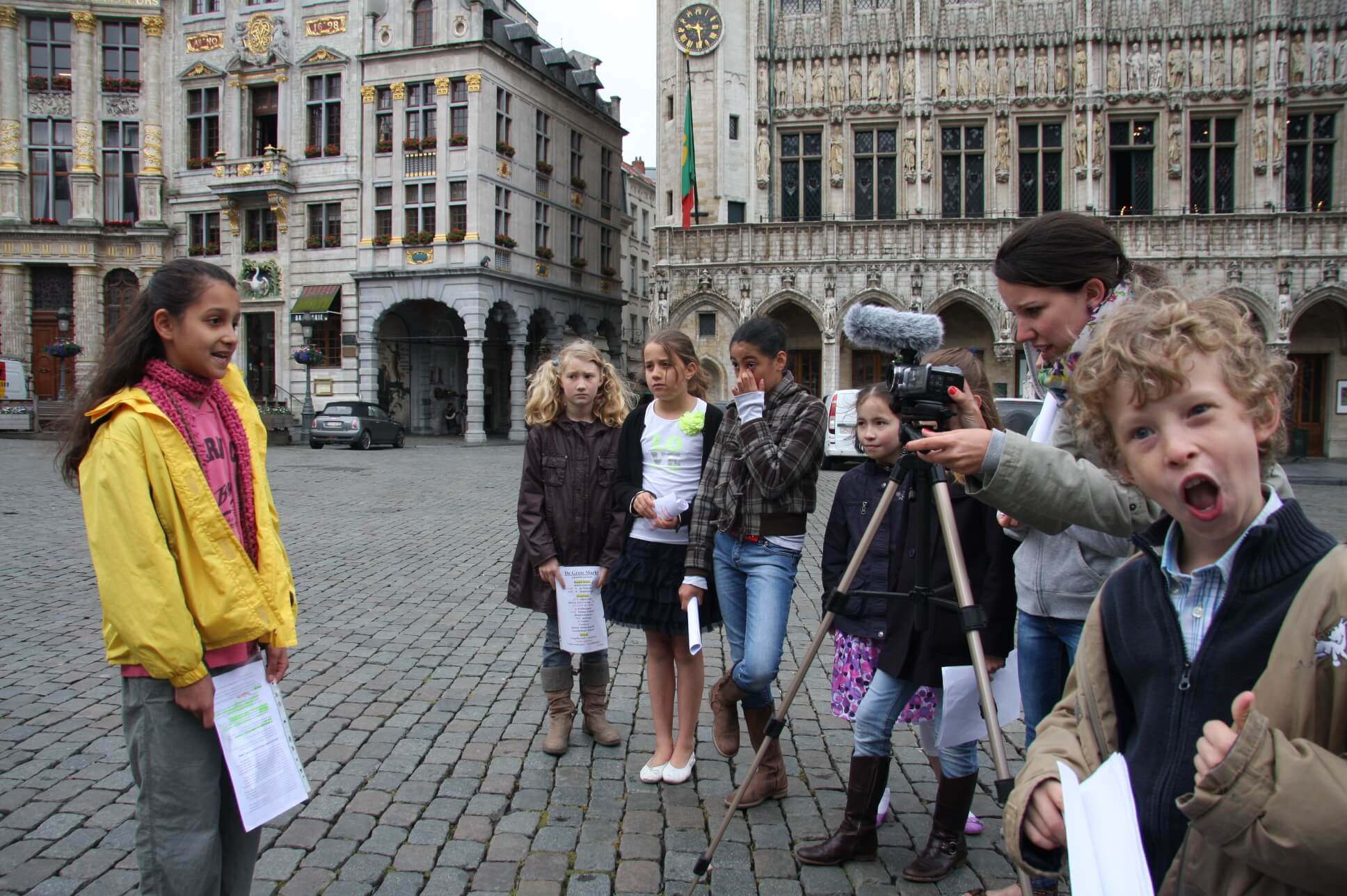 Filmopname op de Grote Markt voor de geest van Brussel